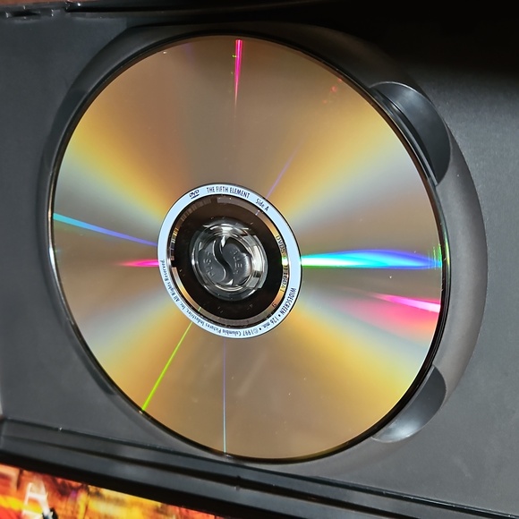 ๐3/$25๐ The Fifth Element DVD - Picture 4 of 5